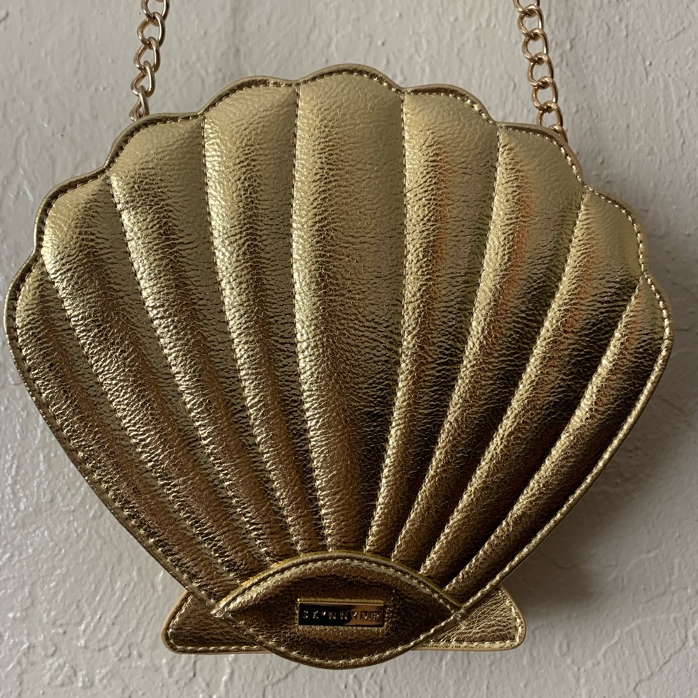 Gold Seashell Purse by Skinny Dip, Like NEW!